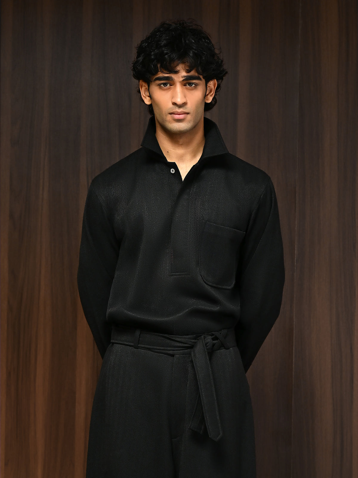 The Basis Shirt - Noir Black