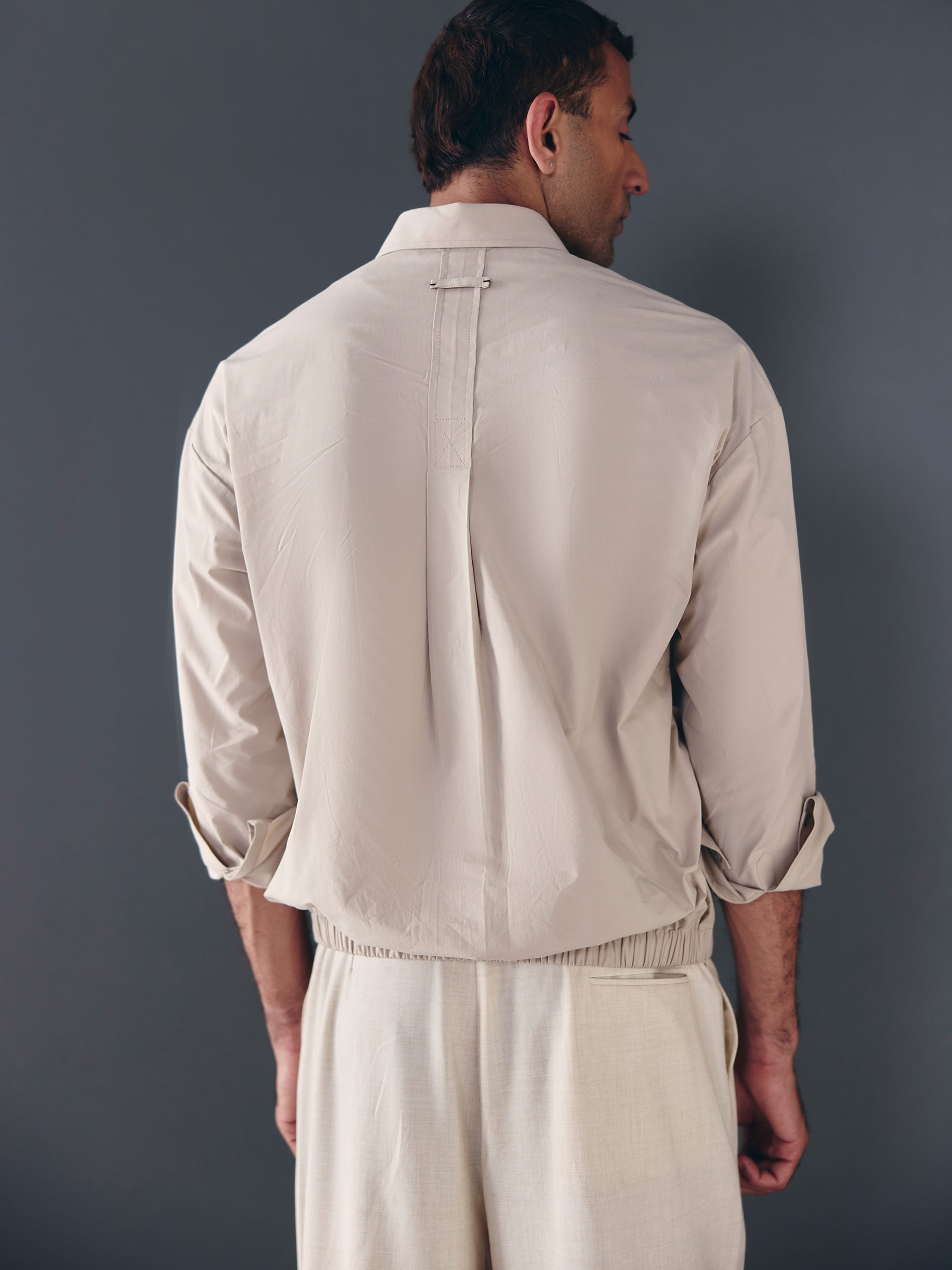 The Pull Shirt - Beige